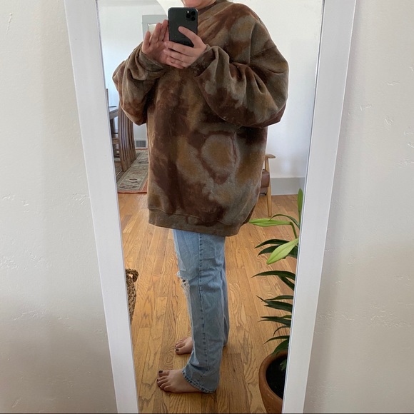 Handmade Tie-Dye Sweatshirt - Picture 4 of 8